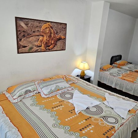 Hostal Cerro Azul Puerto Villamil Eksteriør bilde