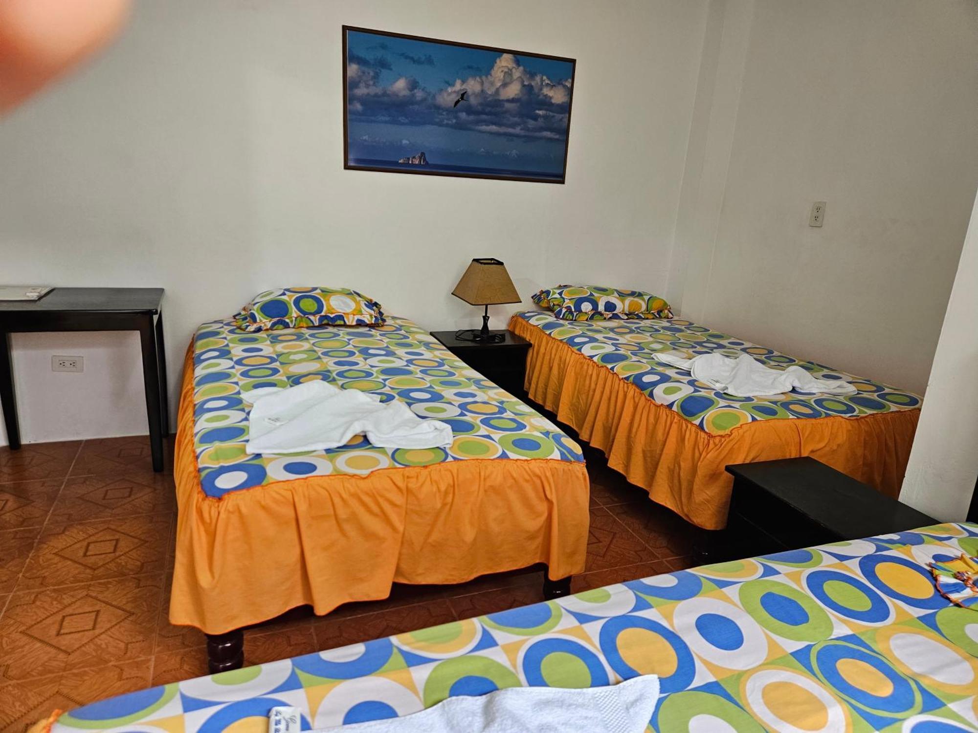 Hostal Cerro Azul Puerto Villamil Eksteriør bilde