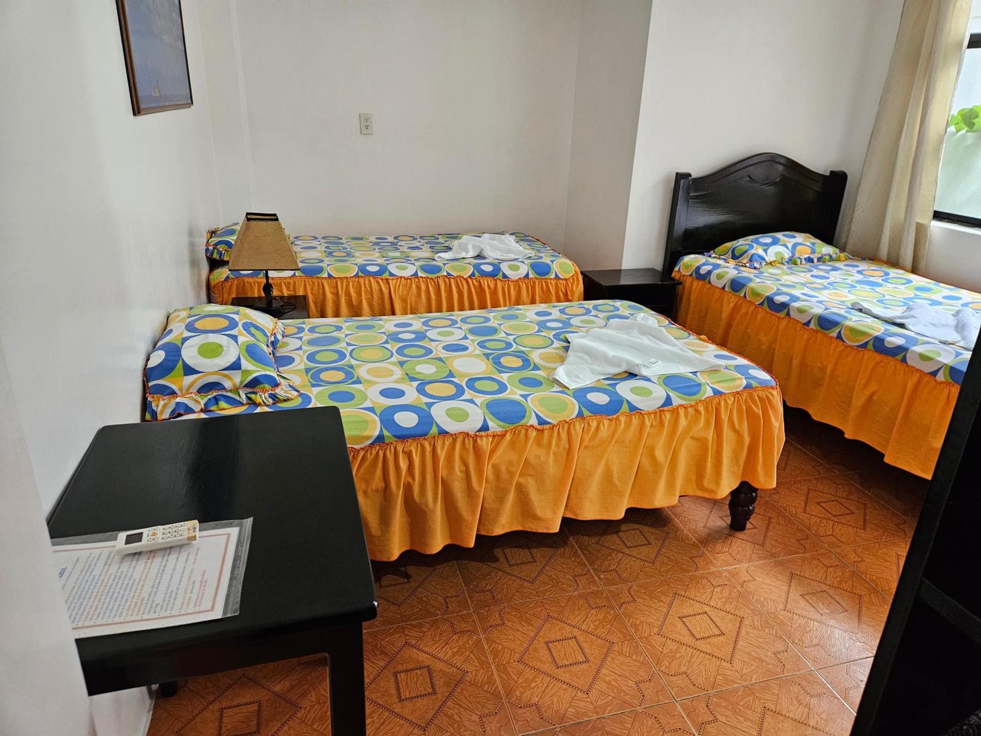Hostal Cerro Azul Puerto Villamil Eksteriør bilde
