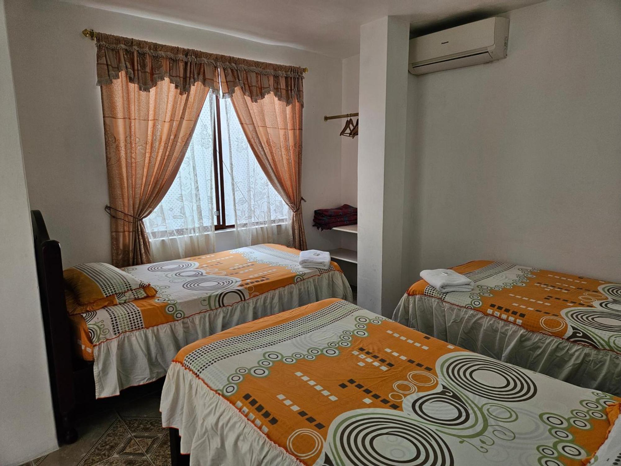 Hostal Cerro Azul Puerto Villamil Eksteriør bilde