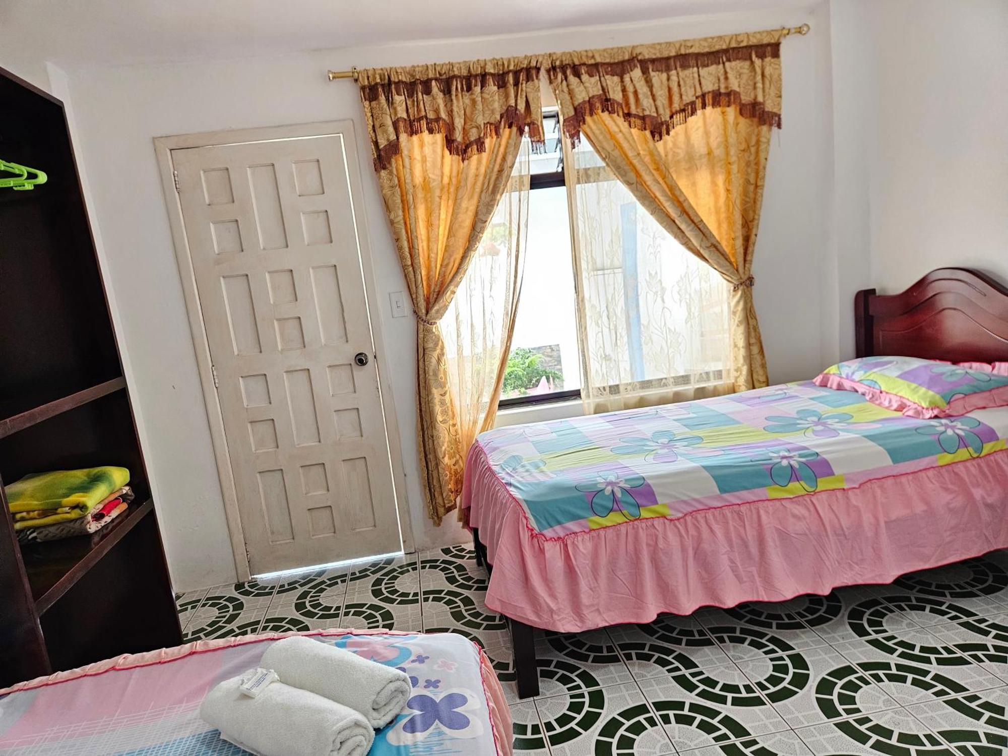 Hostal Cerro Azul Puerto Villamil Eksteriør bilde
